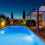 بيت للعطل Modern With View In Marche Hills