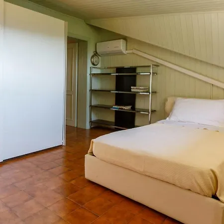 Modern With View In Marche Hills Vakantiehuis